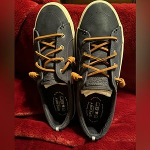 New Women’s Sperry Navy Leather Sneaker